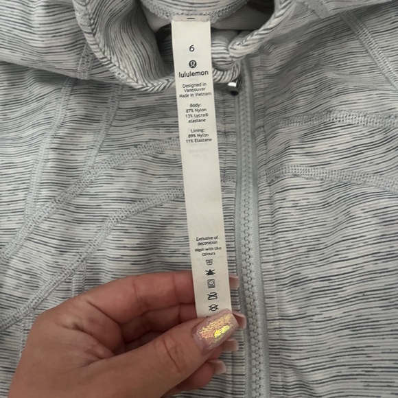 Lululemon define jacket. - Picture 2 of 3
